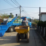 Mit dem leeren Dumper/ Japaner zurück zur Baustelle.