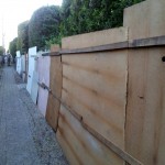 Ein besonders teurer Zaun wird extra geschützt.