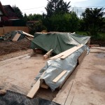 Gegen den Regen abgedeckt.