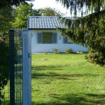 Nordansicht mit sanierten Fensterläden