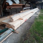 Holz in der Zimmerei angekommen