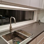 Vollflächige Unterschrank-Beleuchtung. Design Ikea